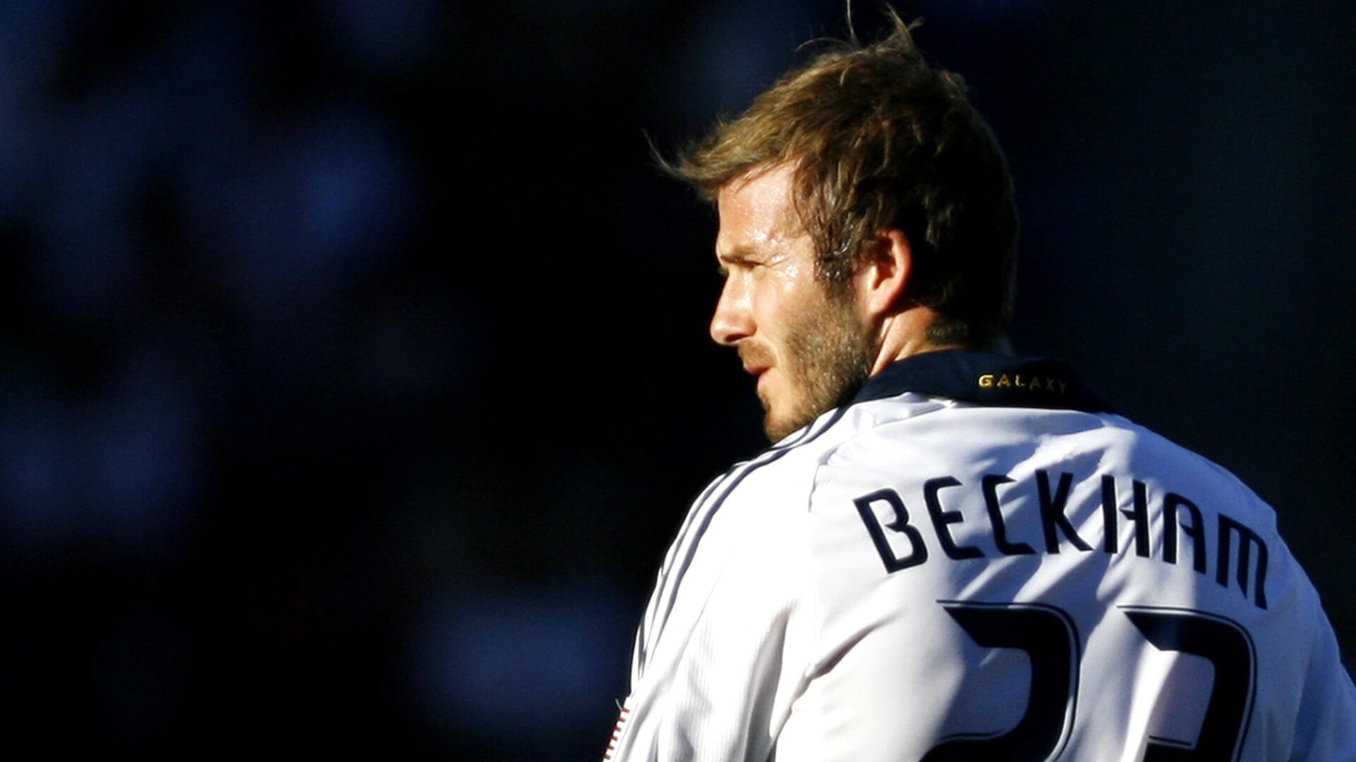 星空体育综合-电竞赛场黑马逆袭震撼全网，电竞比赛黑历史