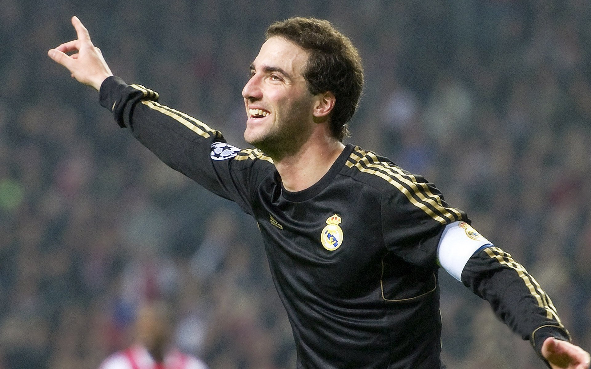 星空体育下载网址-《英雄联盟》跨界合作“未来之战”势不可挡！